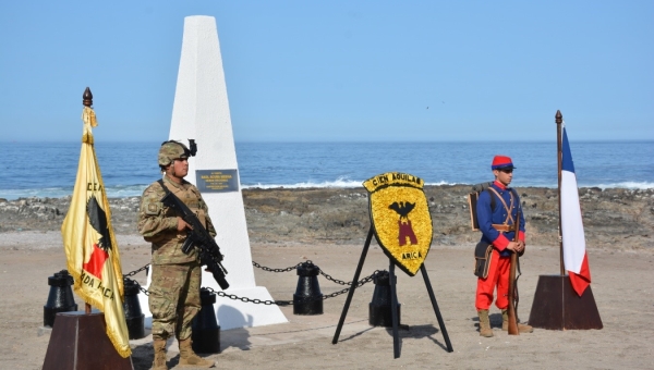 Cien Águilas encabezó ceremonia conmemorativa a cadete que 1945 entregó su vida salvando a un niño en playa de Arica